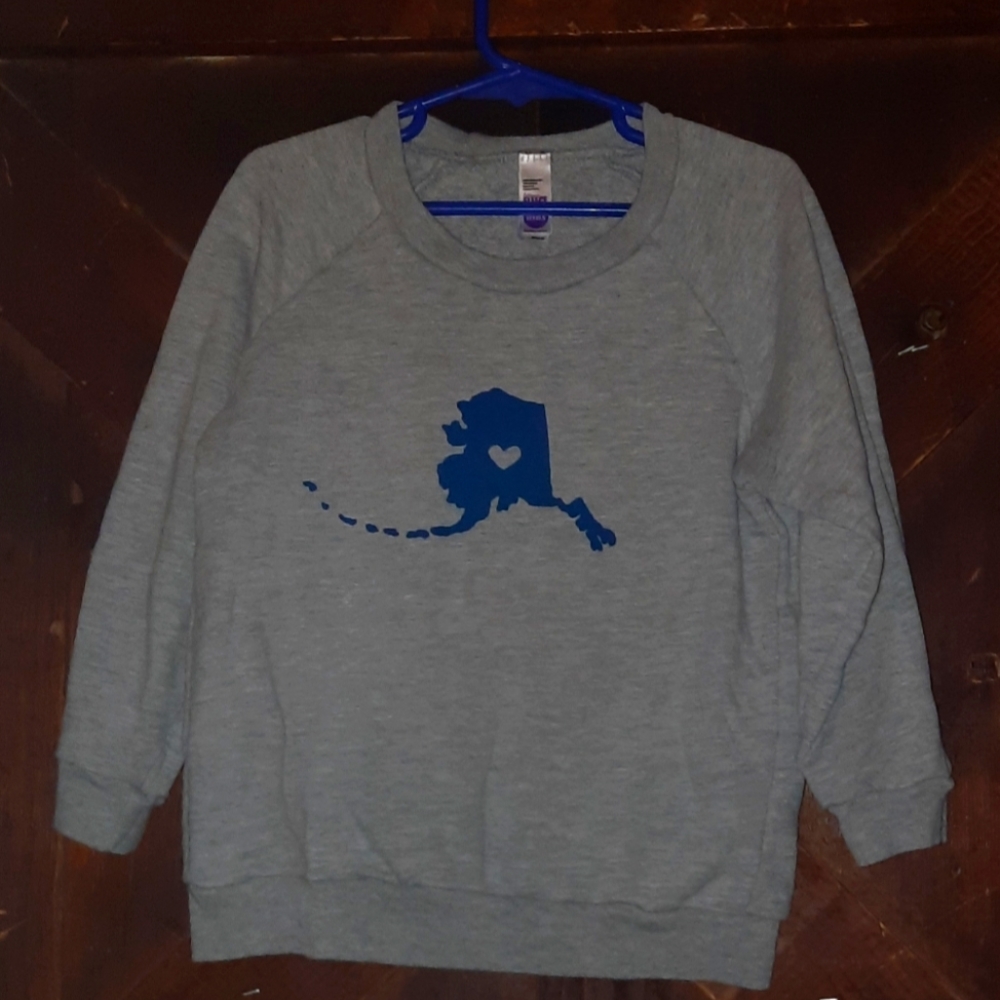 🍀3/15 Local Alaska Kids Sweatshirt ❄️🌲